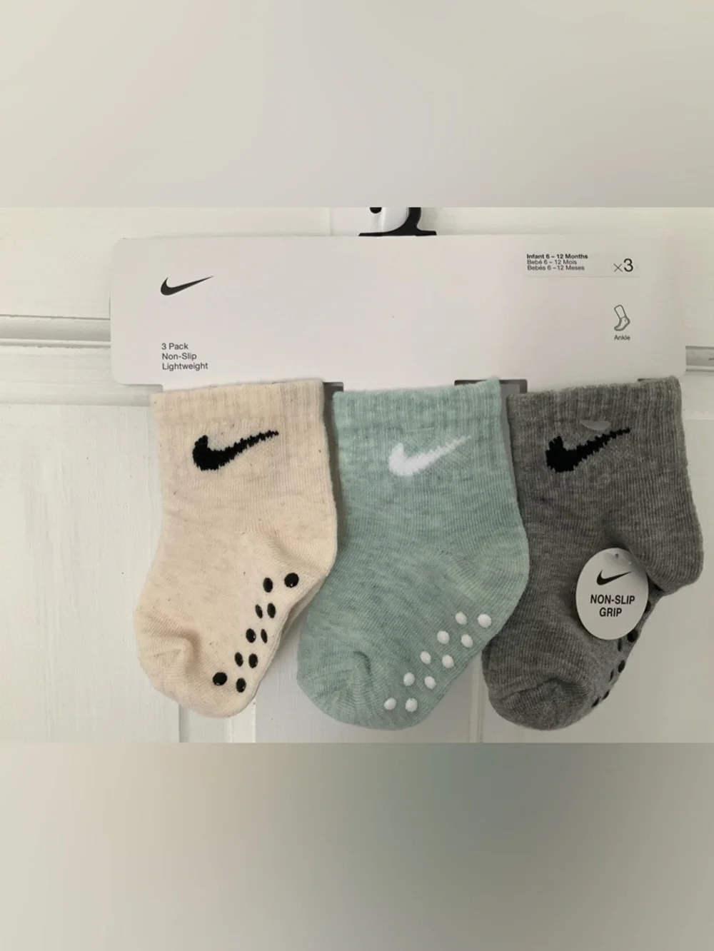 Nike Kids Non-Slip Ankle Socks in Gray, Mint, Beige - 3 Pack NWT